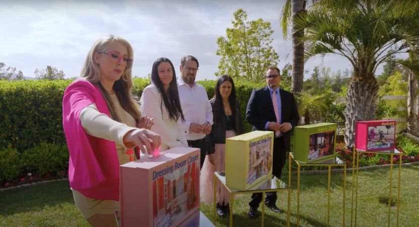 Roberts voted for the closet.