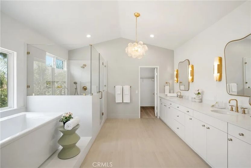 Barbie Dream House bathroom