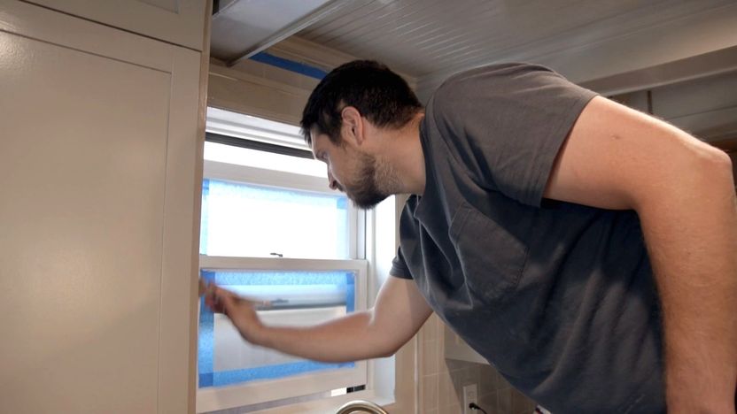 Evan Thomas attempts to paint well with lightning speed.