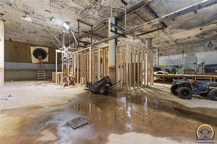 This underground space is an ideal FYI project for the right prepper. 