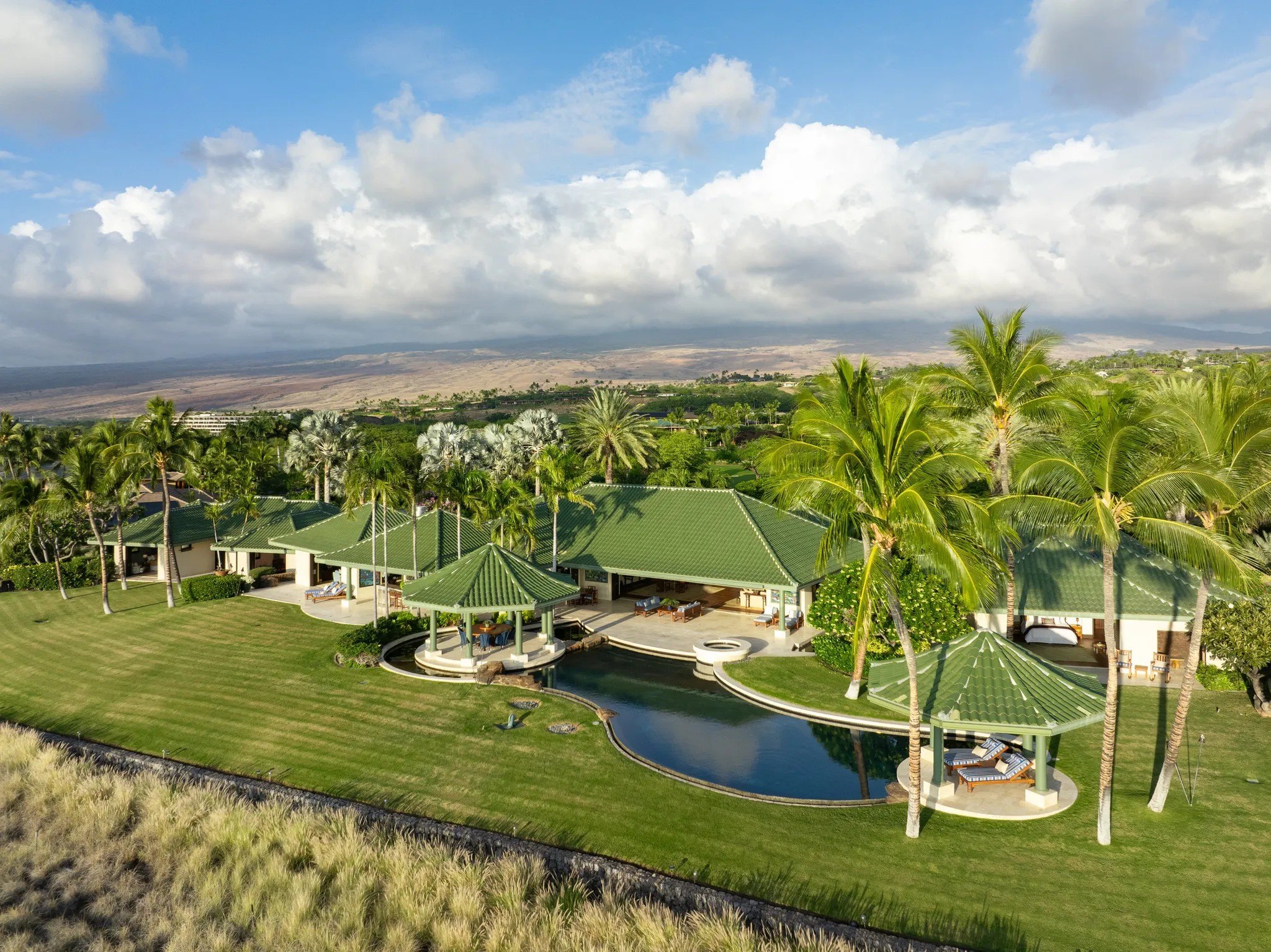 This sprawling Hawaiian estate was once owned by TV titan Steven Bochco.