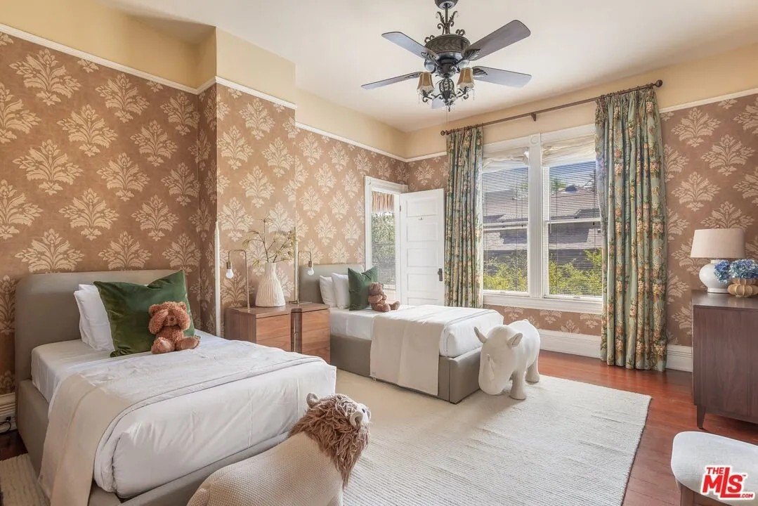 This classic children's suite will never go out of style.