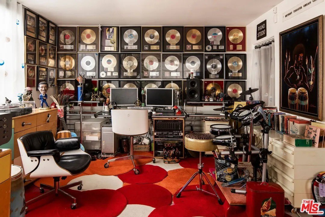 James Brown, Cyndi Lauper and Bob Dylan (among others) recorded here.