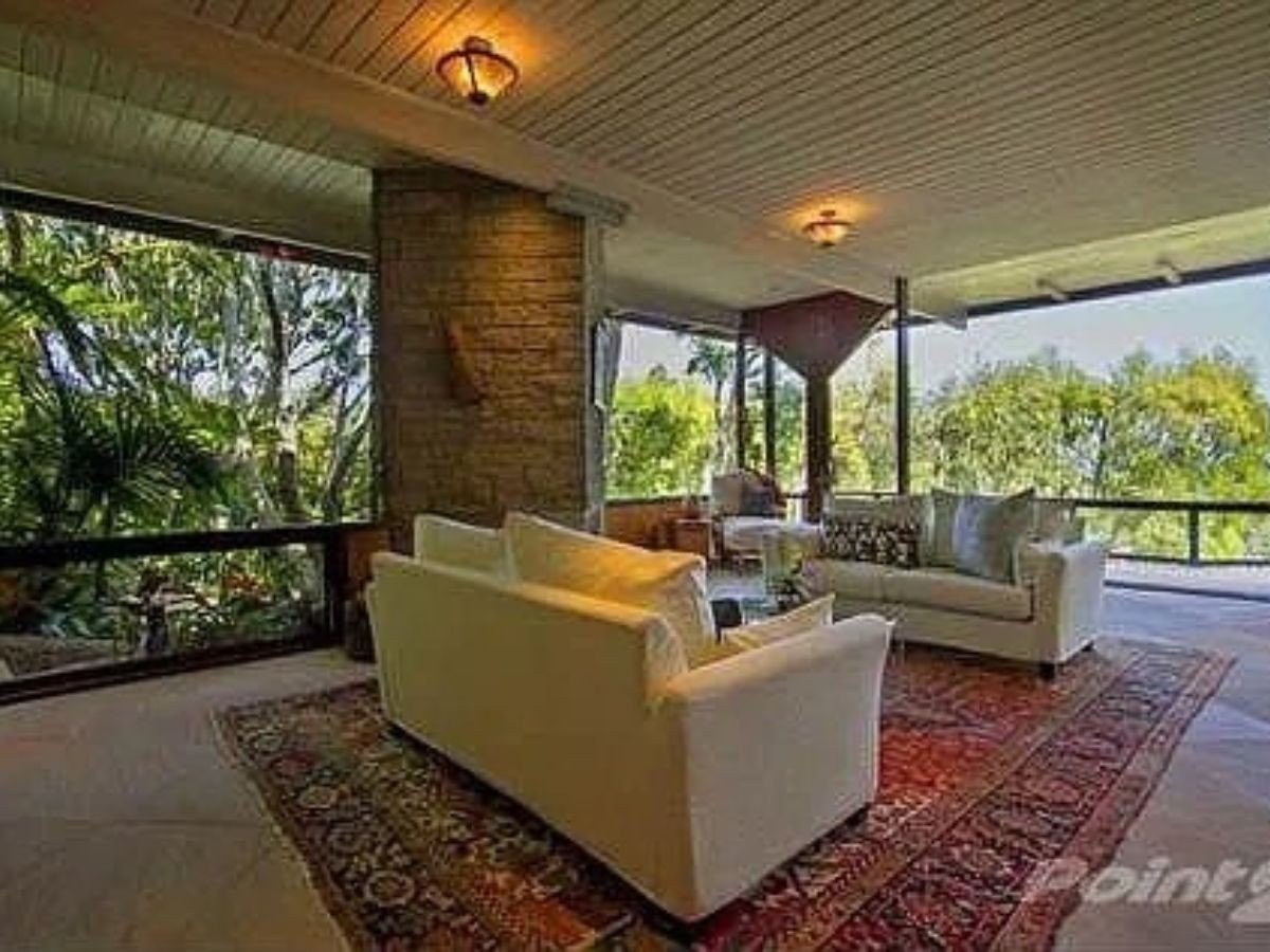 Designed by renowned architect John Lautner and built in 1972, the Garwood Residence featured heated floors, a chef's kitchen, and an indoor-outdoor floor plan.