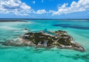 Crown Pigeon Island necker island
