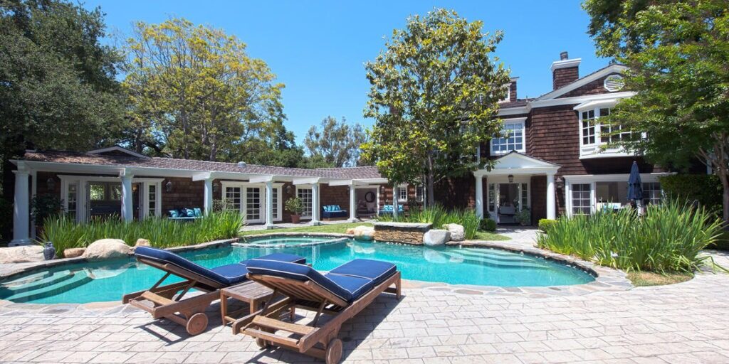 Channing Tatum Buys 6