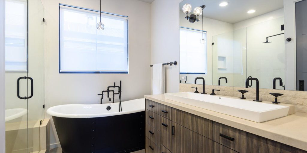 Don Cheadle Lists in Venice 6